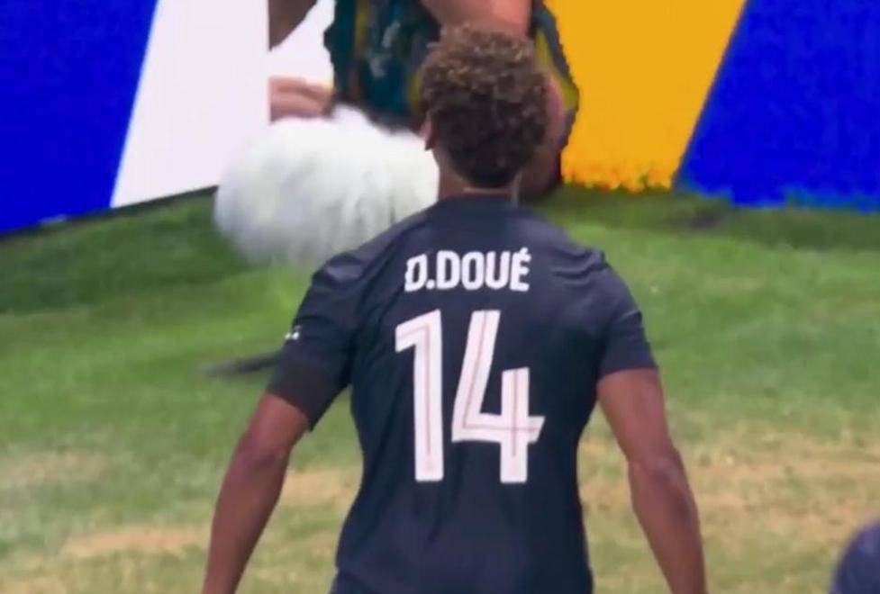 世俱杯悲喜夜：欧冠冠军2-0杀疯，2人染红进四强